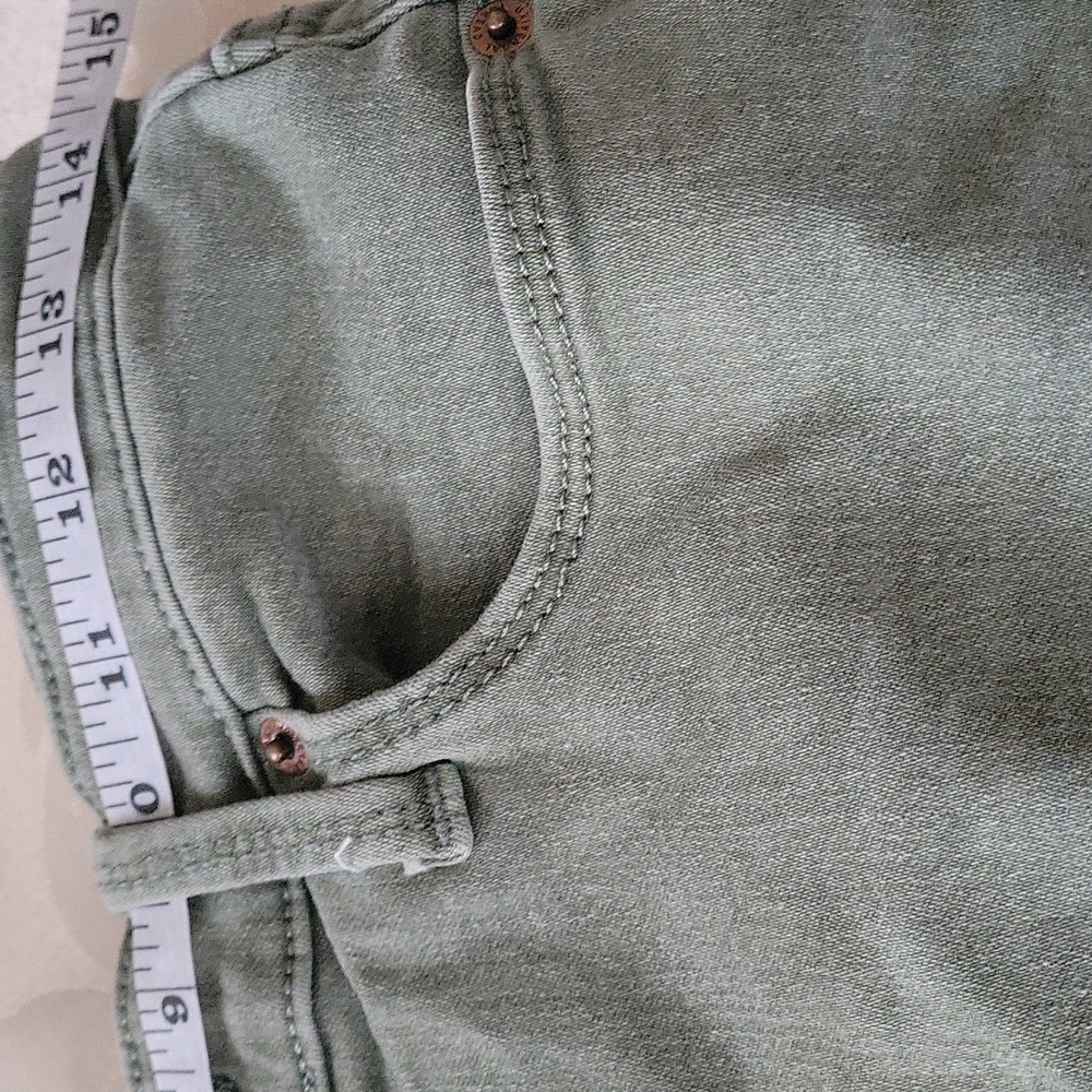 Shorts - Picture 4 of 6